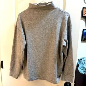 Uniqlo Turtleneck Sweater in Gray